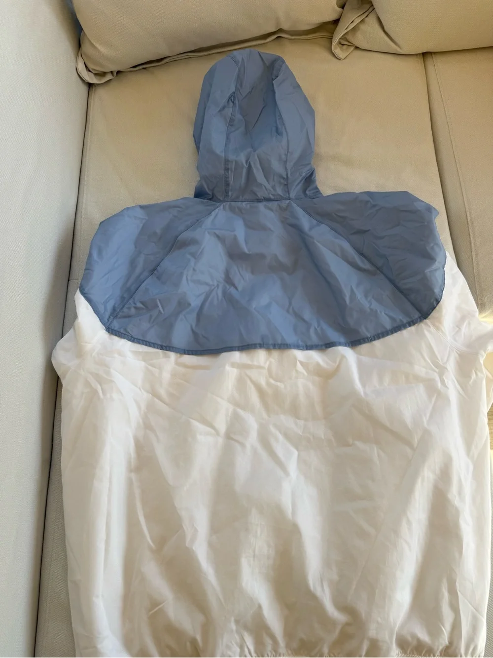 Nike Men’s Light Blue & White Colorblock Windbreaker with Red Logo